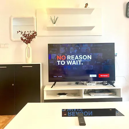 Apartamento Two-bedroom With Swimming Pool *